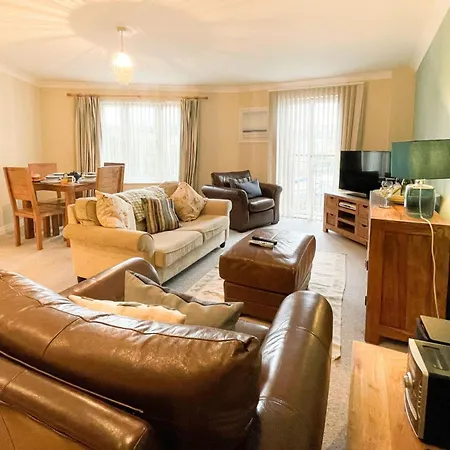 Bolt Hole, Whitehall Landing * Whitby