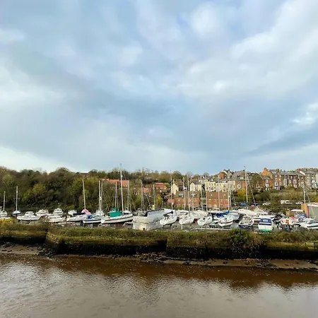 Tatil Evi Bolt Hole, Whitehall Landing Whitby